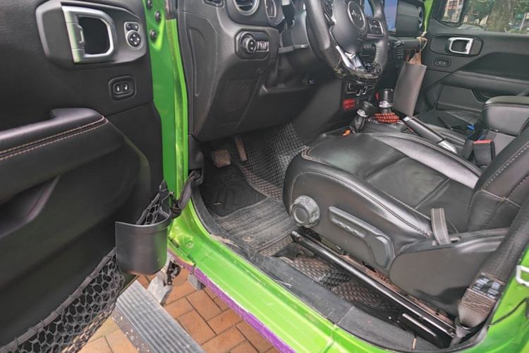 Used Jeep Wrangler 2019 2.0T Rubicon Four-Door Version China VI Emission Standard Driver Seat