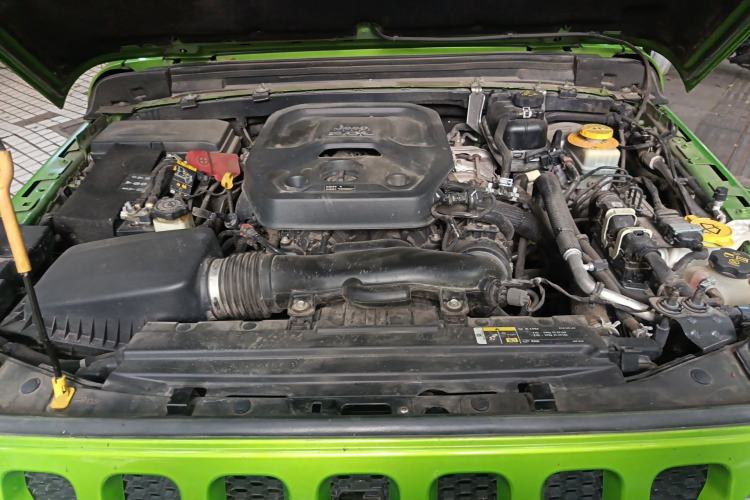 Used Jeep Wrangler 2019 2.0T Sahara 4-Door Version China V Standard Engine Bay