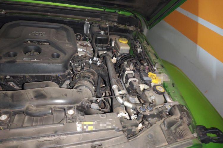 Used Jeep Wrangler 2019 2.0T Rubicon Four-Door Version China V Emission Standard Engine Bay Left