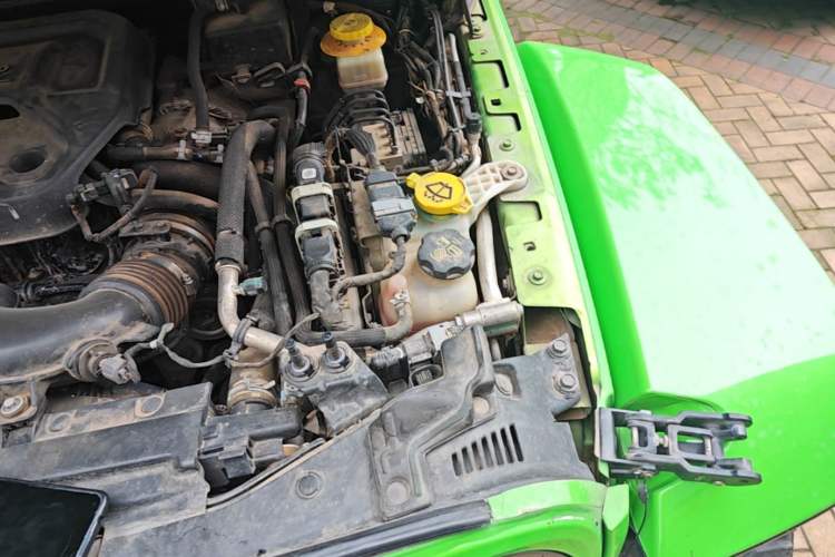 Used Jeep Wrangler 2019 2.0T Rubicon Four-Door Version China VI Emission Standard Engine Bay Left