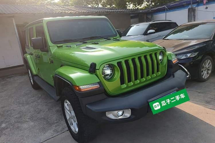 Used Jeep Wrangler 2019 2.0T Sahara Four-Door Version China VI Emission Standard Front Right 45 Deg
