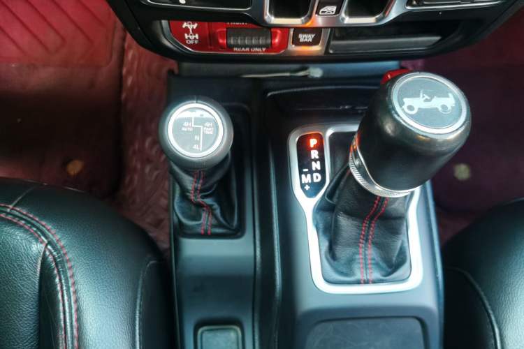 Used Jeep Wrangler 2019 2.0T Rubicon Four-Door Version China VI Emission Standard Gear Lever
