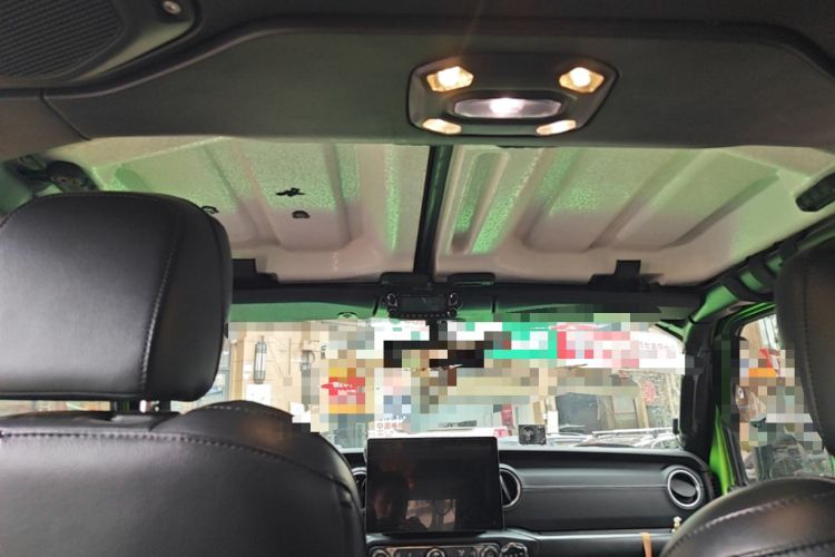 Used Jeep Wrangler 2019 2.0T Rubicon Four-Door Version China VI Emission Standard Headliner