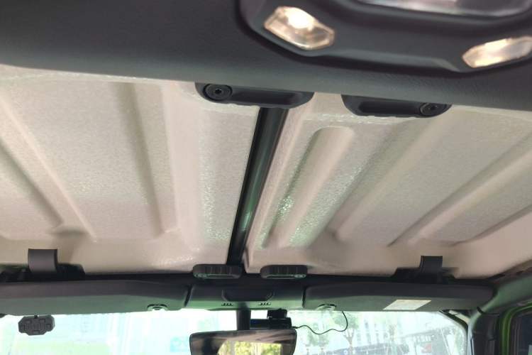 Used Jeep Wrangler 2019 2.0T Sahara Four-Door Version China VI Emission Standard Headliner