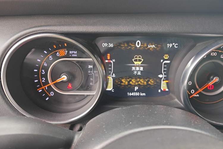 Used Jeep Wrangler 2019 2.0T Rubicon Four-Door Version China VI Emission Standard Instrument Cluster