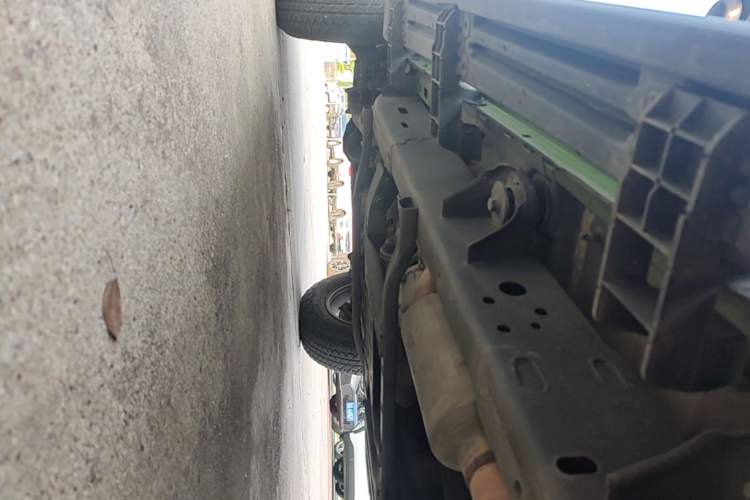 Used Jeep Wrangler 2019 2.0T Sahara Four-Door Version China VI Emission Standard Left Side Sill