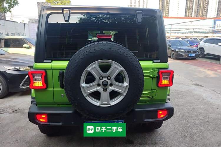 Used Jeep Wrangler 2019 2.0T Sahara Four-Door Version China VI Emission Standard Rear