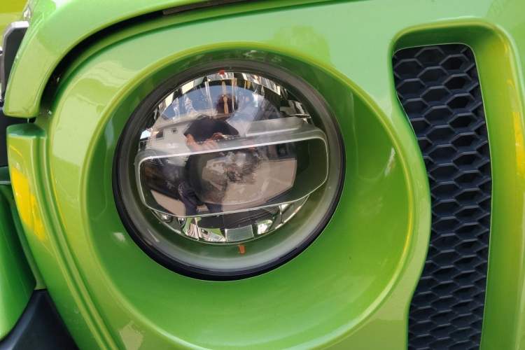 Used Jeep Wrangler 2019 2.0T Sahara 4-Door Version China V Standard Right Front Headlight