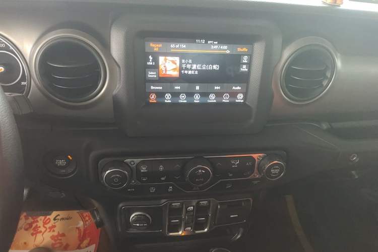 Used Jeep Wrangler 2019 2.0T Sahara 4-Door Version China V Standard Audio And AC Panel
