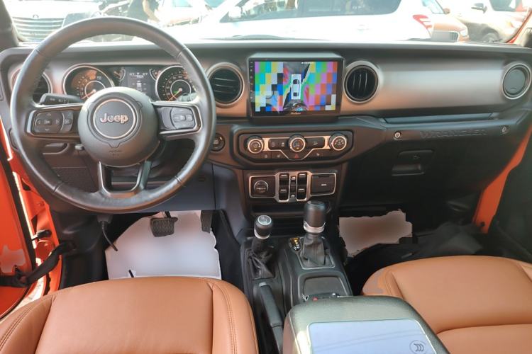 Used Jeep Wrangler 2019 2.0T Sahara 4-Door Version China V Standard Center Console