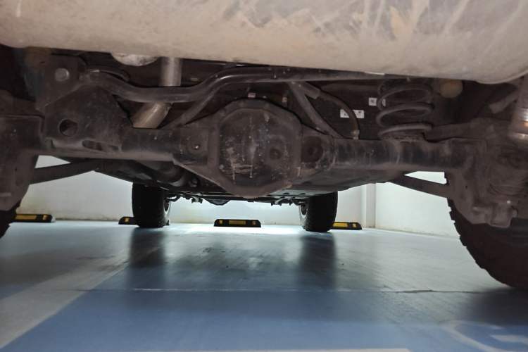 Used Jeep Wrangler 2019 2.0T Sahara Four-Door Version China VI Emission Standard Chassis Rear