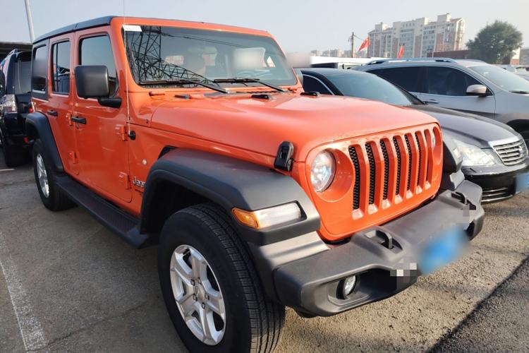 Used Jeep Wrangler 2019 2.0T Sahara 4-Door Version China V Standard Front Right 45 Deg