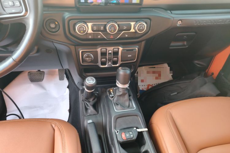 Used Jeep Wrangler 2019 2.0T Sahara 4-Door Version China V Standard Gear Lever