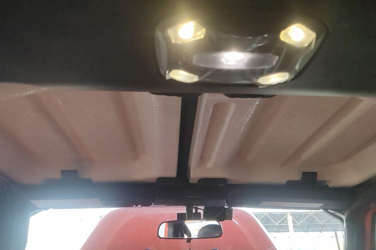 Used Jeep Wrangler 2019 2.0T Sahara 4-Door Version China V Standard Headliner