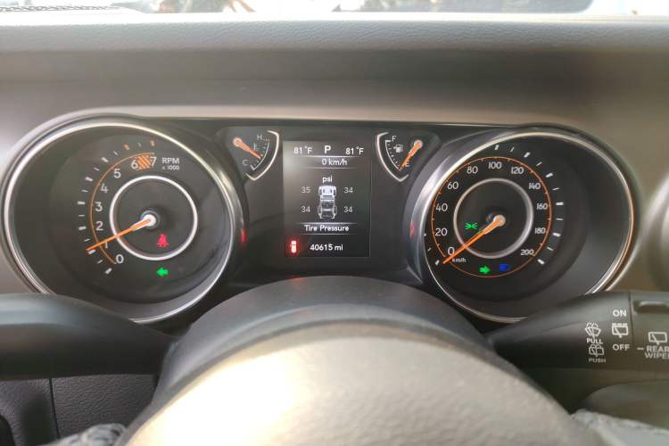 Used Jeep Wrangler 2019 2.0T Sahara 4-Door Version China V Standard Instrument Cluster