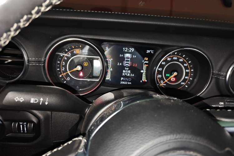 Used Jeep Wrangler 2019 2.0T Sahara Four-Door Version China VI Emission Standard Instrument Cluster