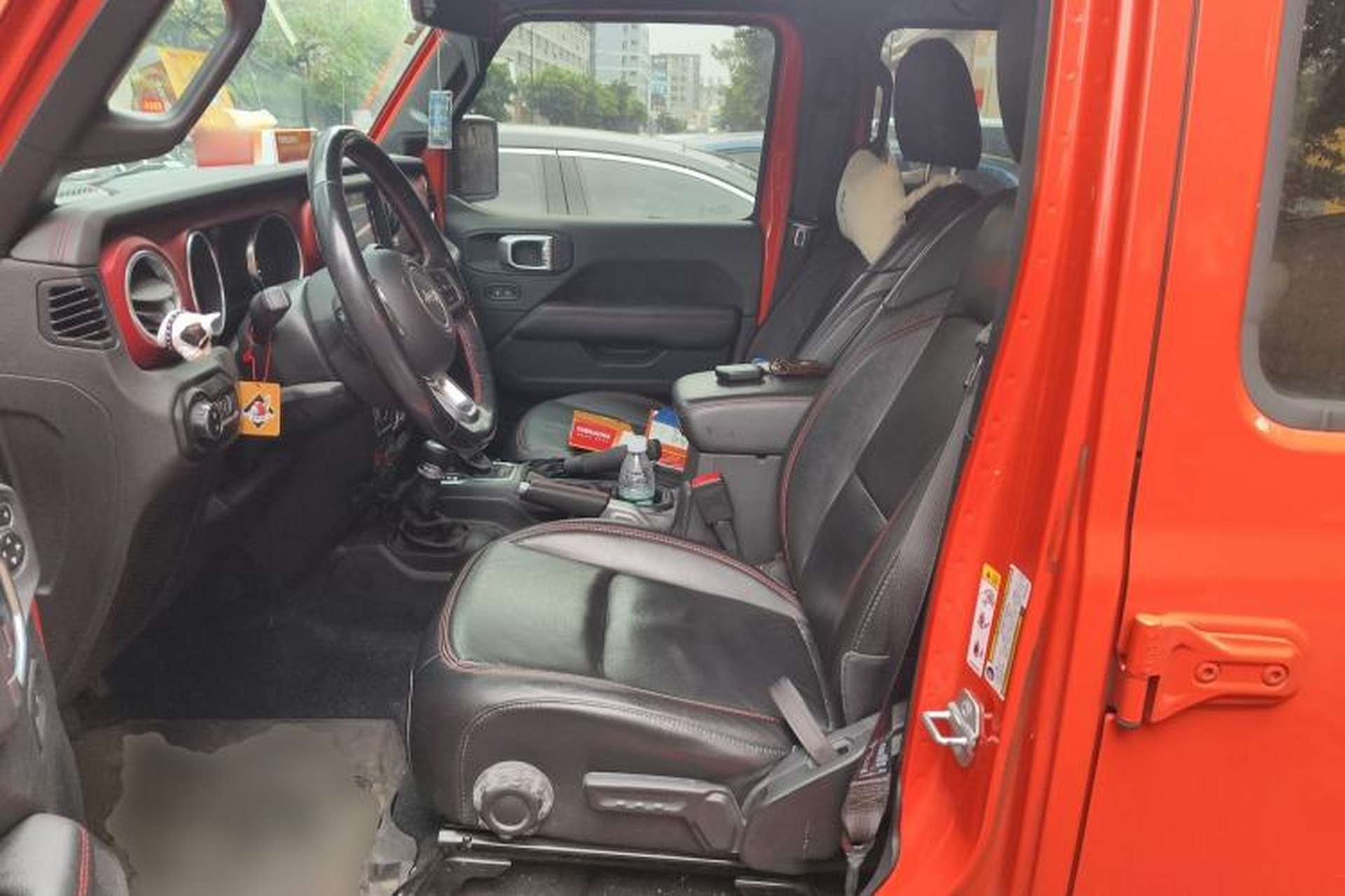 Used Jeep Wrangler 2019 2.0T Rubicon Four-Door Version China VI Emission Standard Left Front Seat