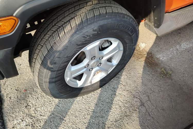 Used Jeep Wrangler 2019 2.0T Sahara 4-Door Version China V Standard Left Front Wheel Hub