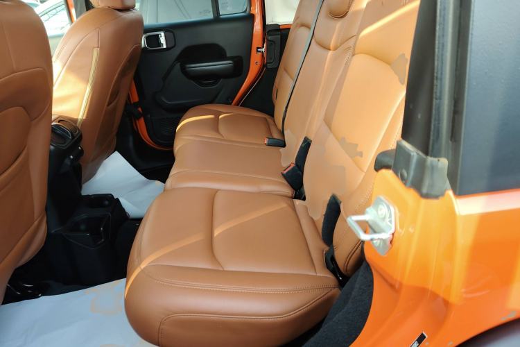 Used Jeep Wrangler 2019 2.0T Sahara 4-Door Version China V Standard Left Rear Seat