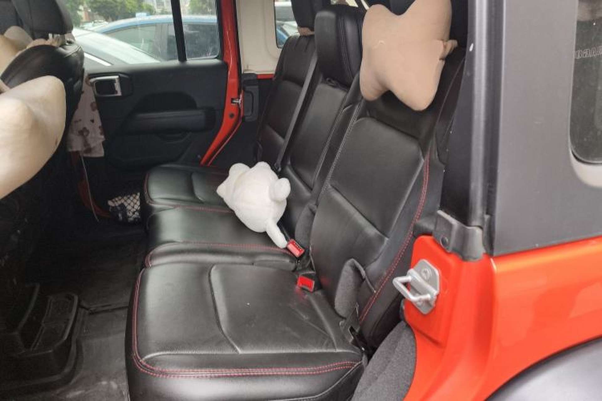 Used Jeep Wrangler 2019 2.0T Rubicon Four-Door Version China VI Emission Standard Left Rear Seat