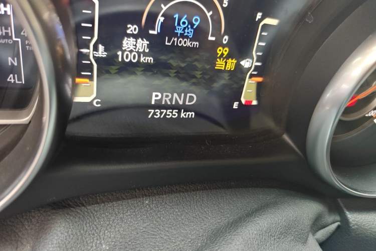 Used Jeep Wrangler 2019 2.0T Sahara Four-Door Electric Convertible Version China V Emission Standard Odometer Close Up
