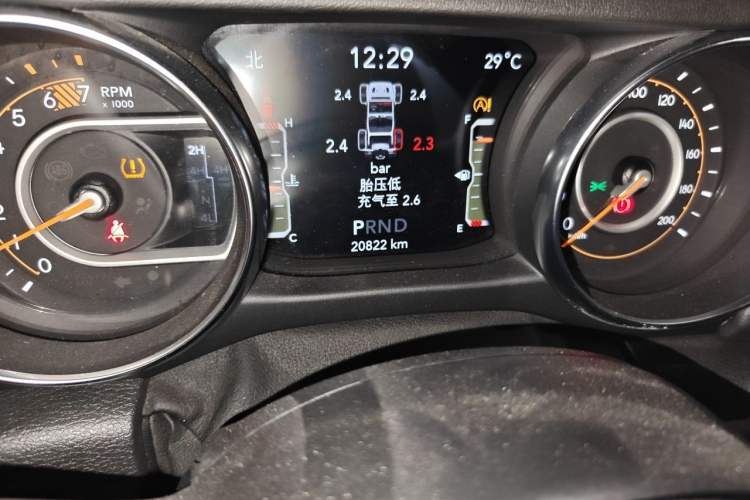 Used Jeep Wrangler 2019 2.0T Sahara Four-Door Version China VI Emission Standard Odometer Close Up