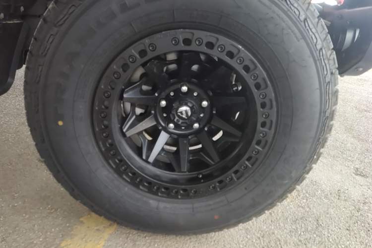 Used Jeep Wrangler 2019 2.0T Sahara 4-Door Version China V Standard Right Front Wheel Hub