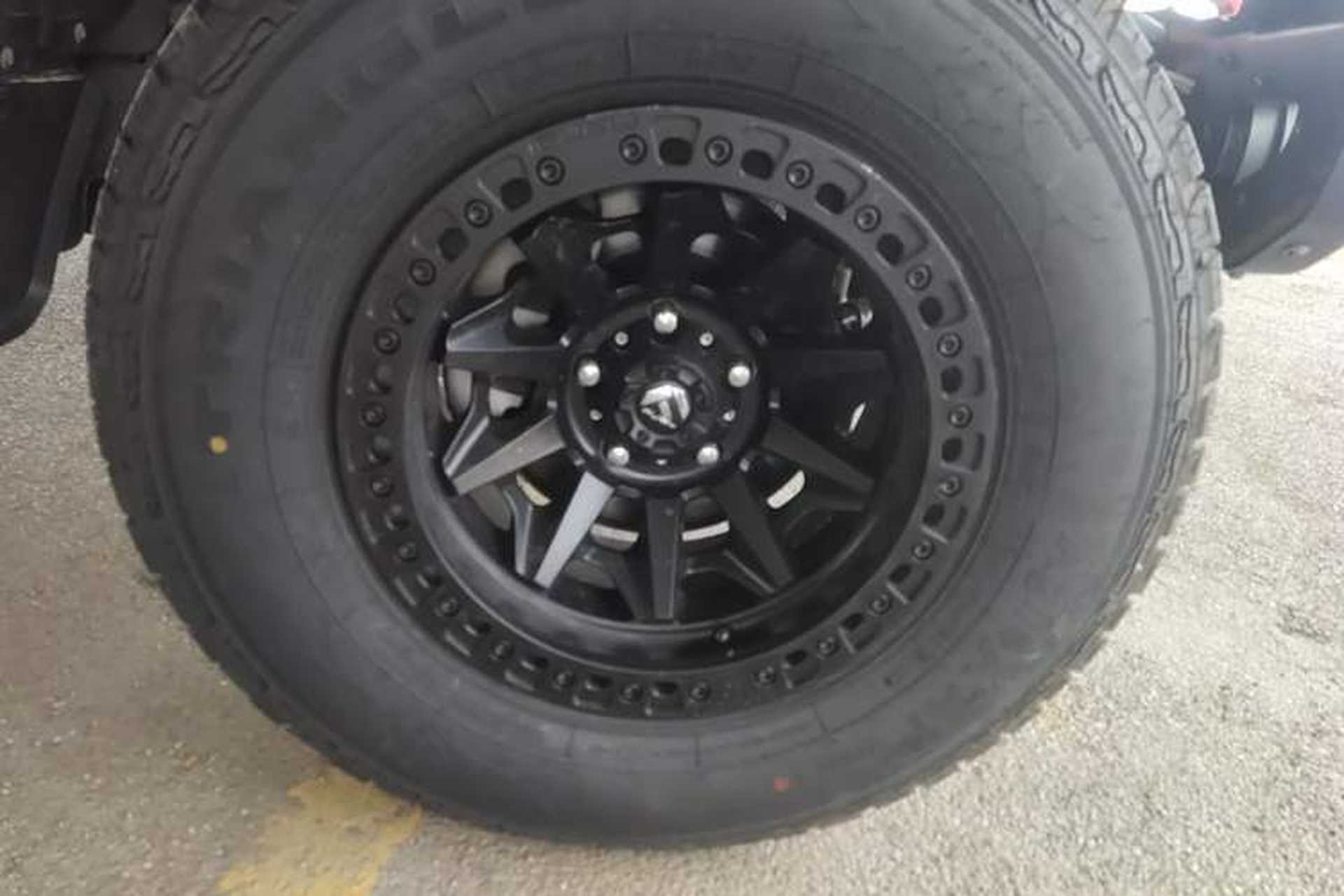 Used Jeep Wrangler 2019 2.0T Sahara 4-Door Version China V Standard Right Front Wheel Hub