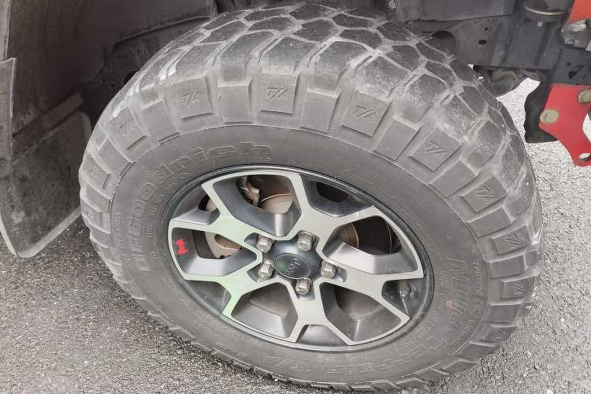 Used Jeep Wrangler 2019 2.0T Rubicon Four-Door Version China VI Emission Standard Right Front Wheel Hub