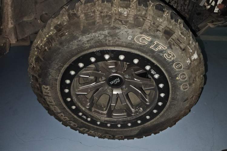 Used Jeep Wrangler 2019 2.0T Sahara Four-Door Version China VI Emission Standard Right Front Wheel Hub