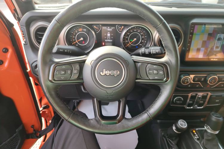 Used Jeep Wrangler 2019 2.0T Sahara 4-Door Version China V Standard Steering Wheel