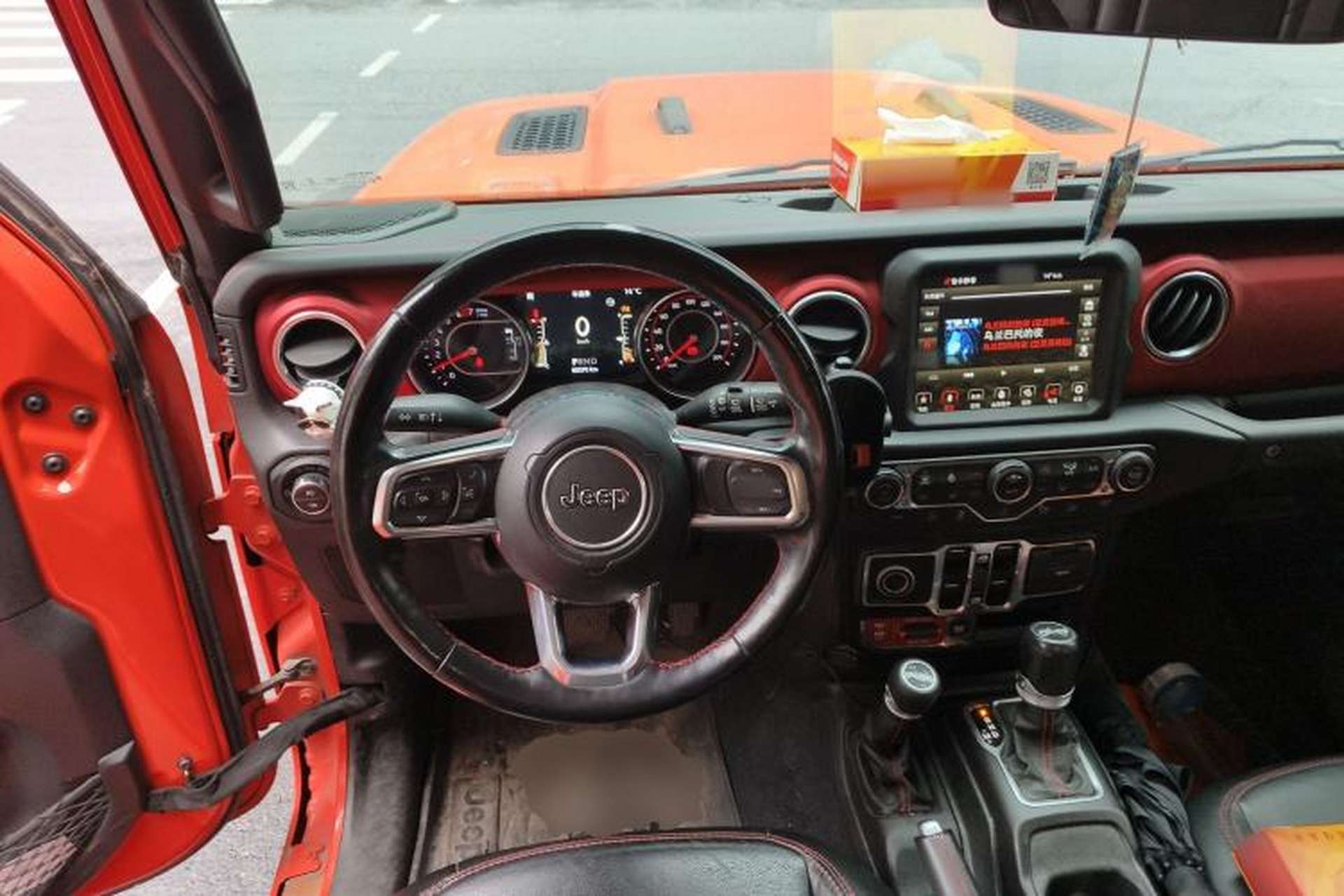 Used Jeep Wrangler 2019 2.0T Rubicon Four-Door Version China VI Emission Standard Steering Wheel