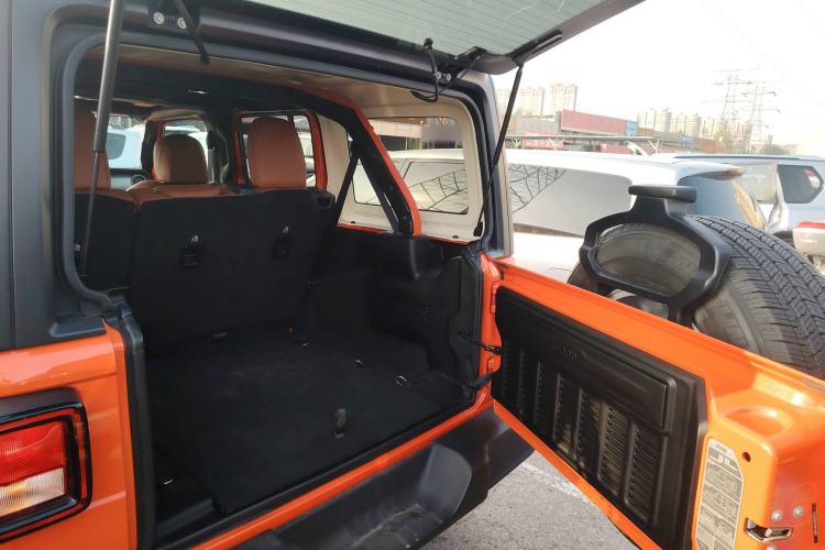 Used Jeep Wrangler 2019 2.0T Sahara 4-Door Version China V Standard Trunk