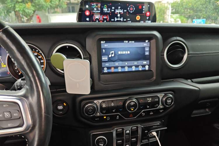 Used Jeep Wrangler 2019 2.0T Sahara Four-Door Version China VI Emission Standard Audio And AC Panel