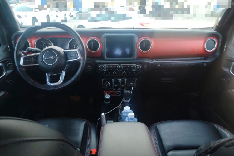 Used Jeep Wrangler 2019 2.0T Rubicon Four-Door Version China VI Emission Standard Center Console
