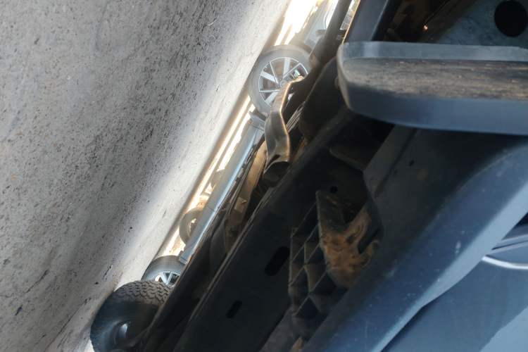 Used Jeep Wrangler 2019 2.0T Rubicon Four-Door Version China VI Emission Standard Chassis Front Left