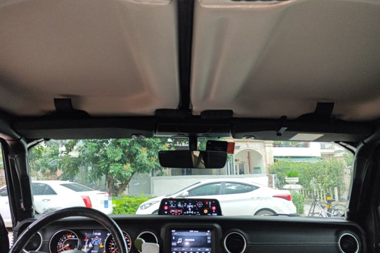 Used Jeep Wrangler 2019 2.0T Sahara Four-Door Version China VI Emission Standard Headliner