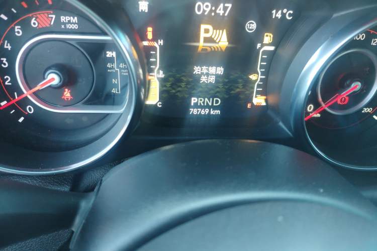 Used Jeep Wrangler 2019 2.0T Rubicon Four-Door Version China VI Emission Standard Odometer Close Up