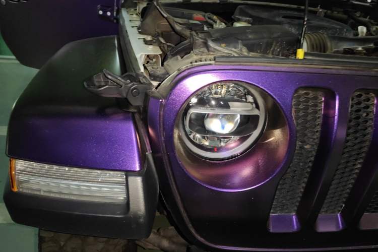 Used Jeep Wrangler 2019 2.0T Sahara 4-Door Version China V Standard Right Front Headlight