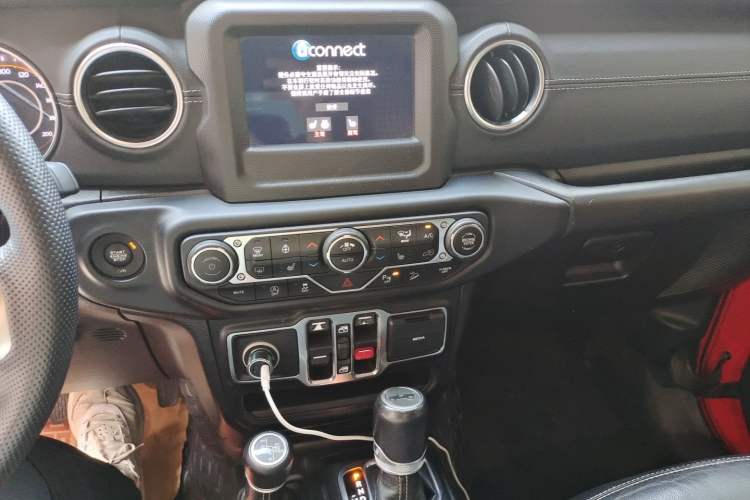 Used Jeep Wrangler 2019 2.0T Sahara 4-Door Version China V Standard Audio And AC Panel