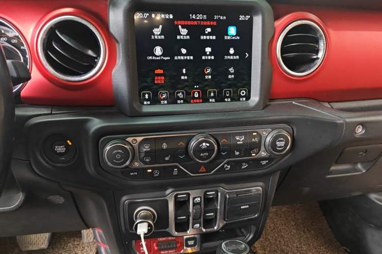 Used Jeep Wrangler 2019 2.0T Rubicon Four-Door Version China V Emission Standard Audio And AC Panel