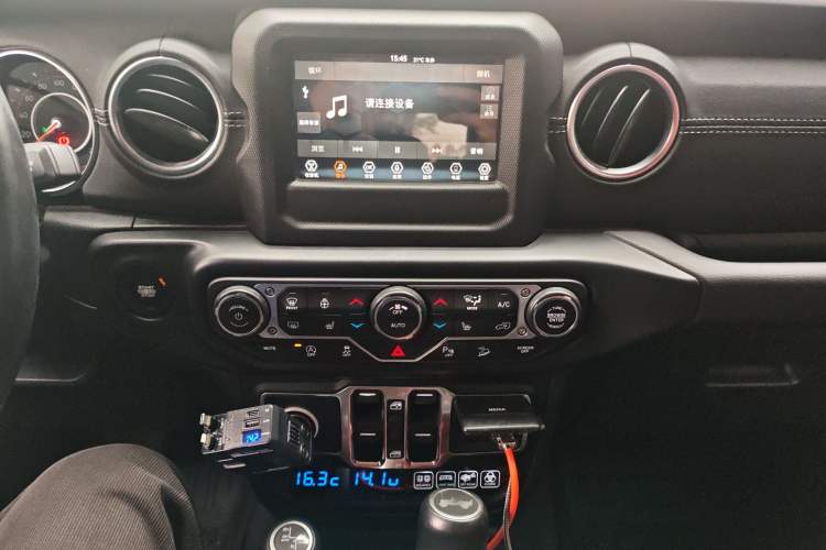 Used Jeep Wrangler 2019 2.0T Sahara 4-Door Version China V Standard Audio And AC Panel