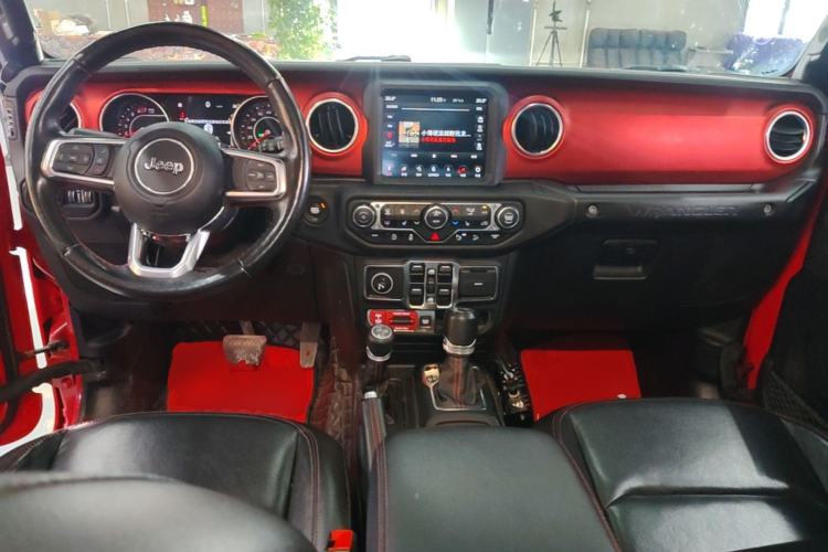 Used Jeep Wrangler 2019 2.0T Rubicon Four-Door Version China VI Emission Standard Center Console