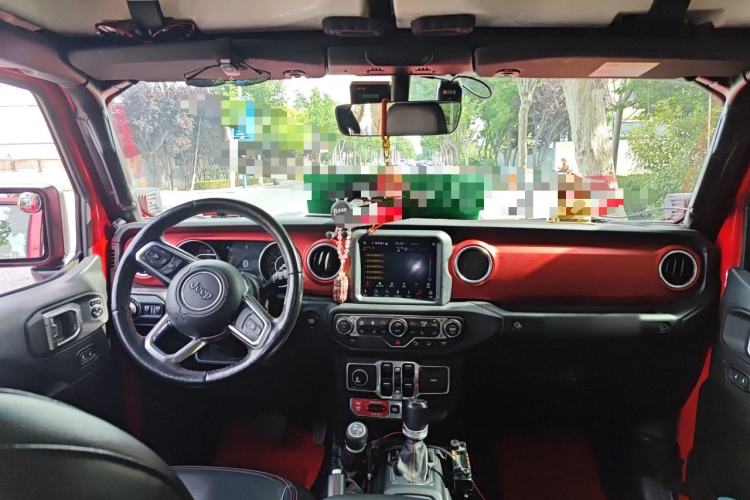 Used Jeep Wrangler 2019 2.0T Rubicon Four-Door Version China VI Emission Standard Center Console