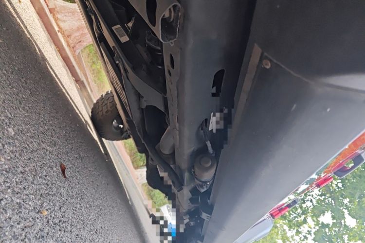 Used Jeep Wrangler 2019 2.0T Rubicon Four-Door Version China VI Emission Standard Chassis Front Left