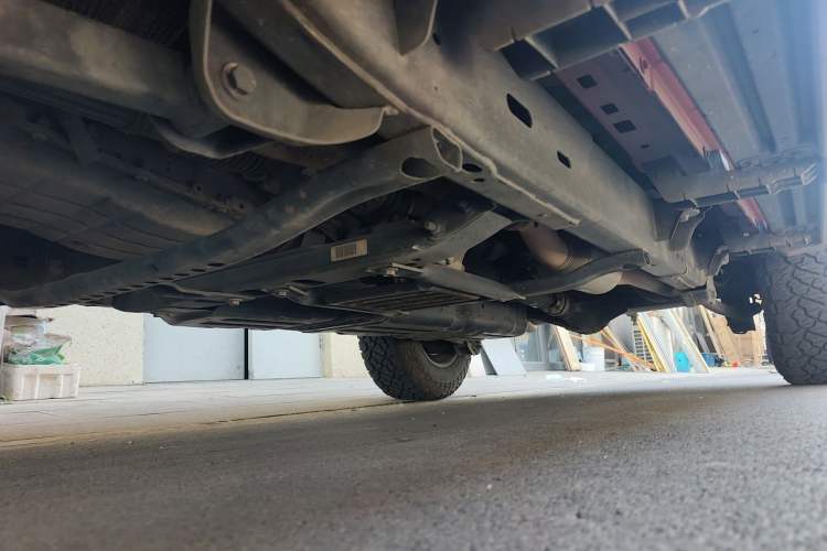 Used Jeep Wrangler 2019 2.0T Sahara Four-Door Version China VI Emission Standard Chassis Front Left