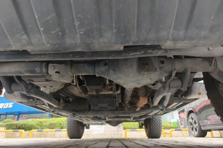 Used Jeep Wrangler 2019 2.0T Sahara Four-Door Version China VI Emission Standard Chassis Front