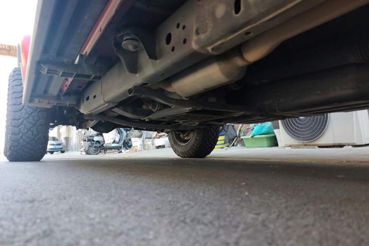 Used Jeep Wrangler 2019 2.0T Sahara Four-Door Version China VI Emission Standard Chassis Rear Left