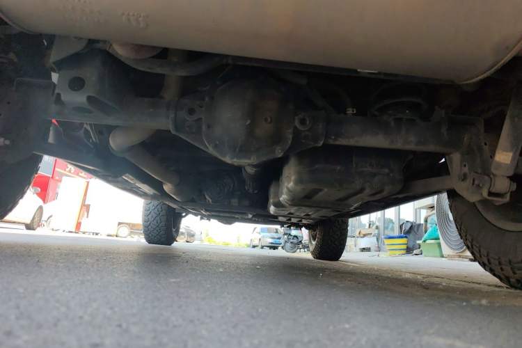 Used Jeep Wrangler 2019 2.0T Sahara Four-Door Version China VI Emission Standard Chassis Rear