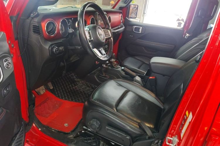 Used Jeep Wrangler 2019 2.0T Rubicon Four-Door Version China VI Emission Standard Driver Seat